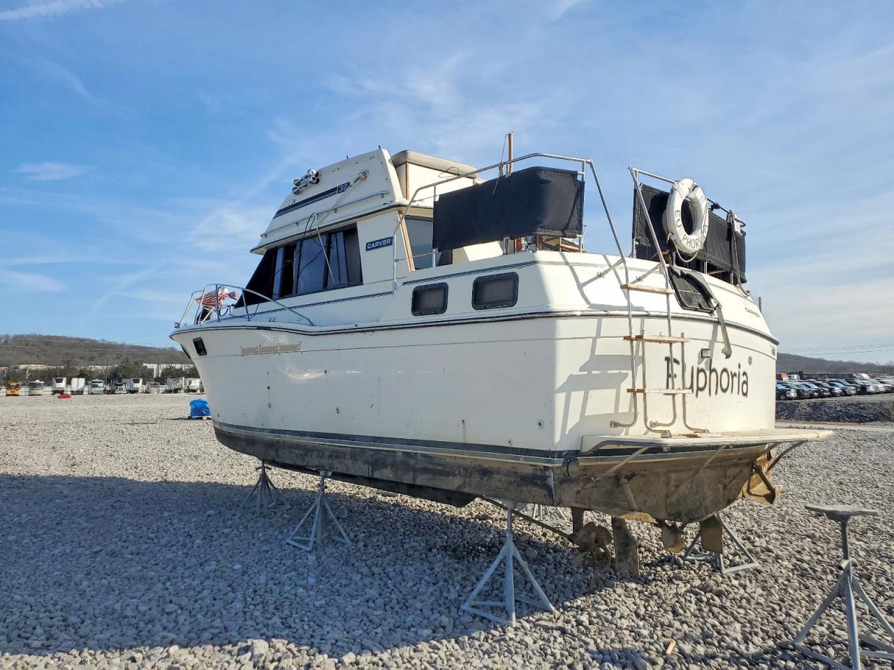 1997 Carver Yachts 29FT Yacht