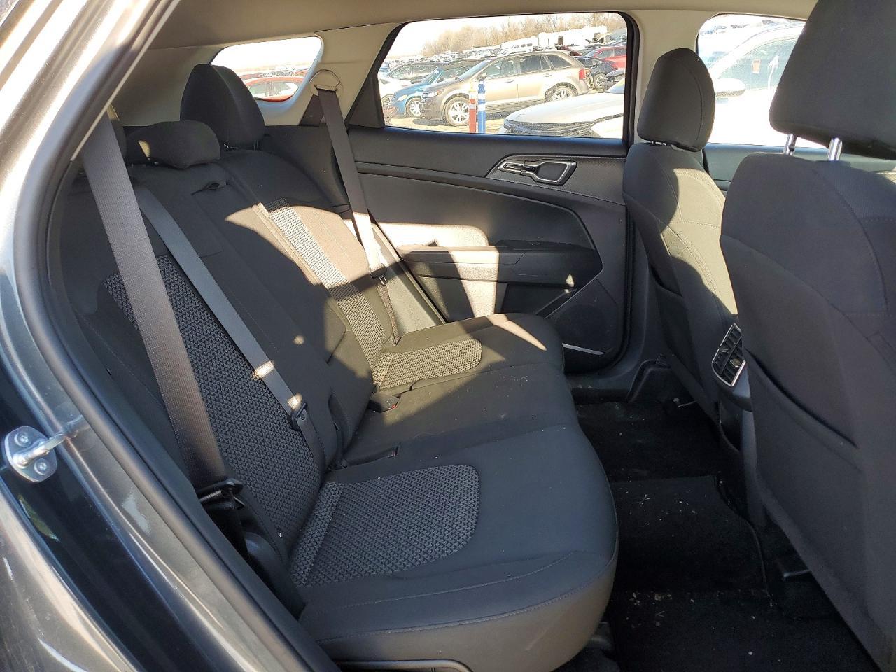 2025 KIA Sportage lx