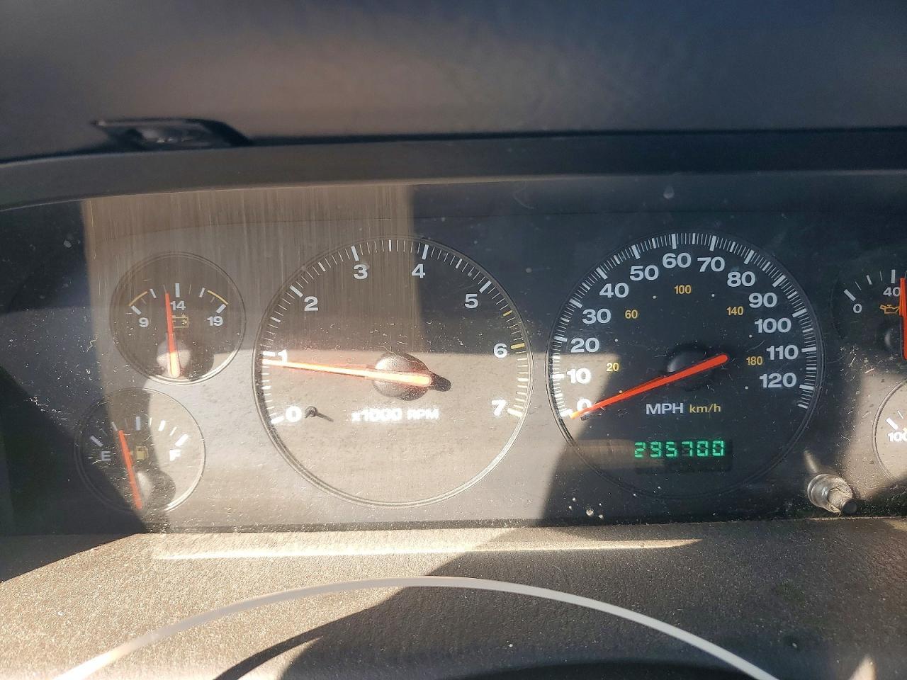 2000 Jeep Grand Cherokee Laredo