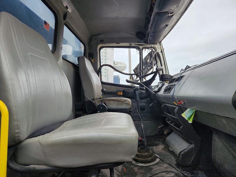 2000 Freightliner FL80