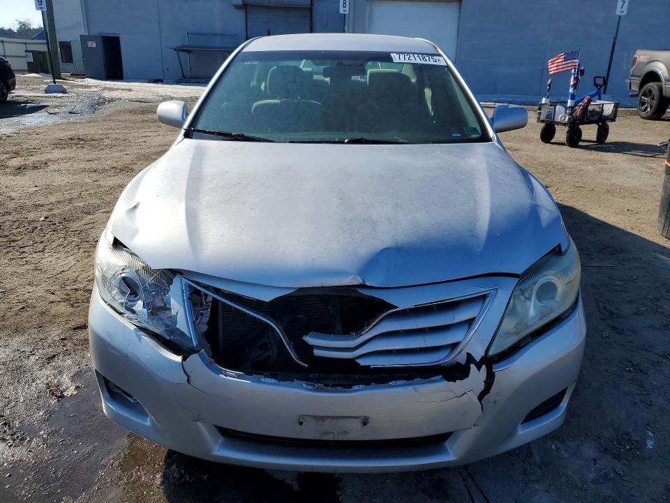 2010 Toyota Camry le