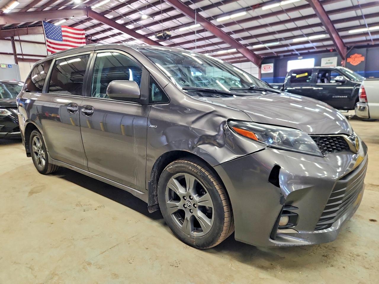 2020 Toyota Sienna se
