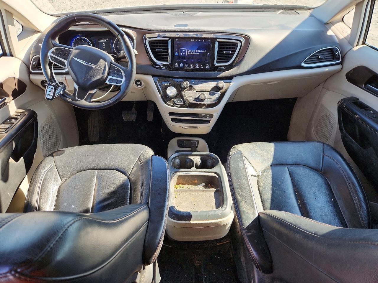 2017 Chrysler Pacifica Touring l