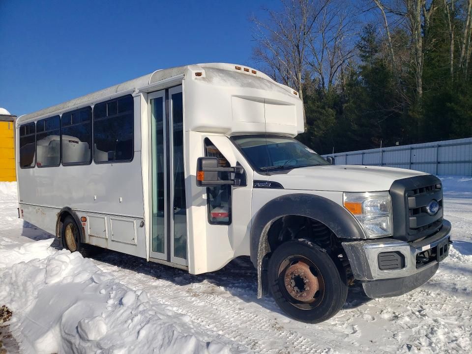 2015 Ford F550 Super Duty Shuttle bus