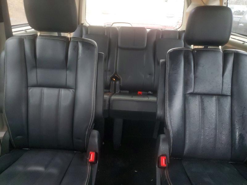 2013 Chrysler Town & Country Touring l