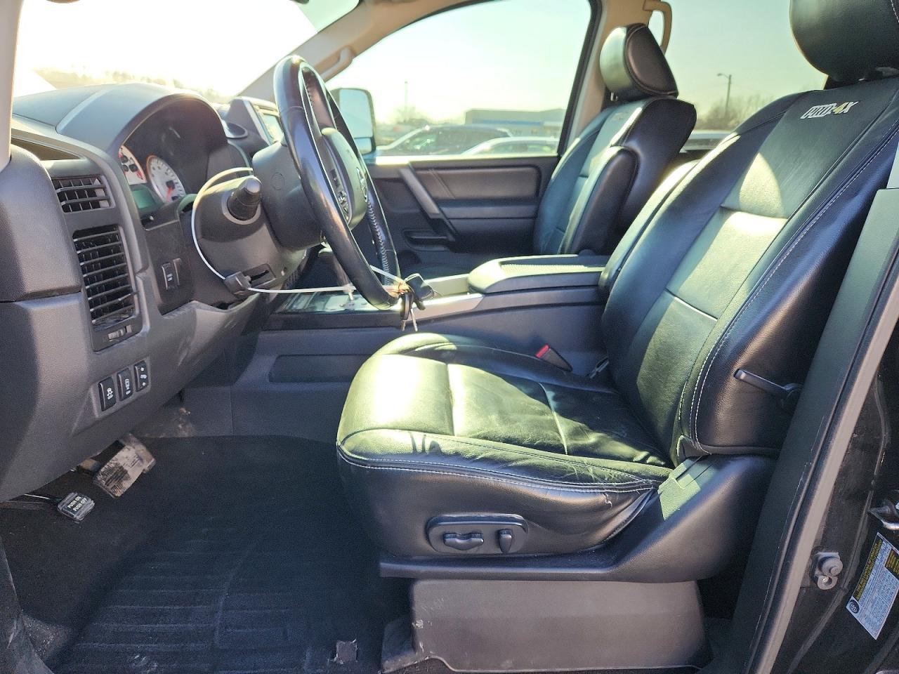 2013 Nissan Titan SV