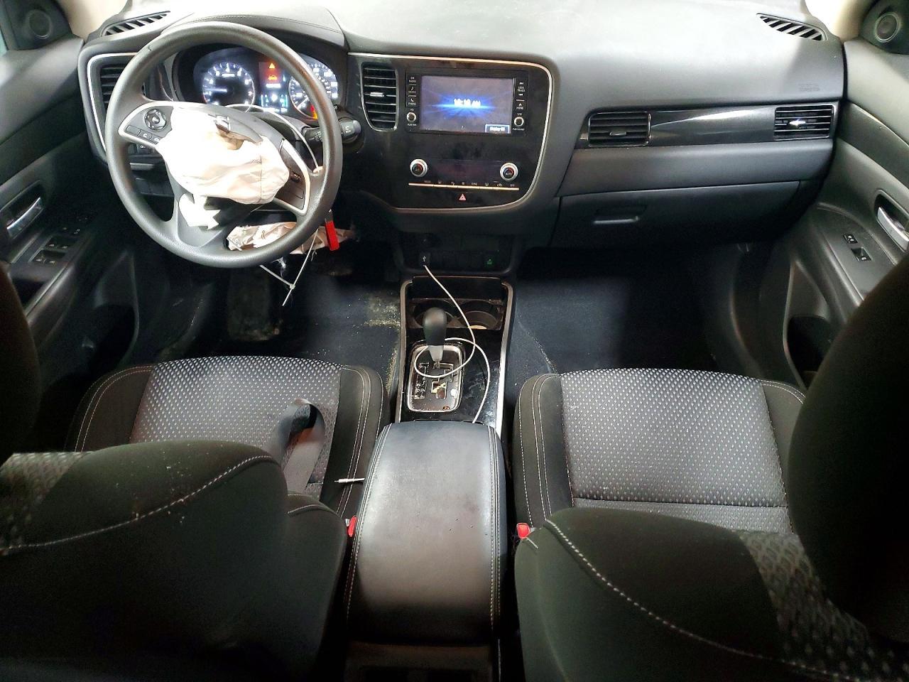 2020 Mitsubishi Outlander es