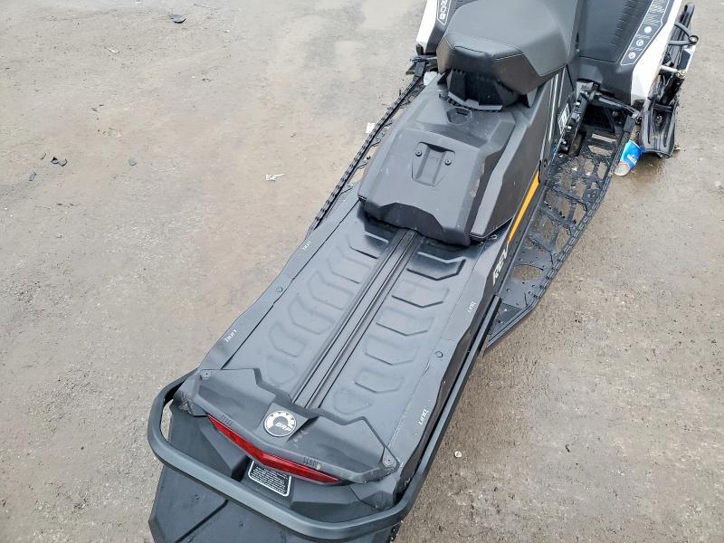 2017 Skidoo Renegade Adrenaline