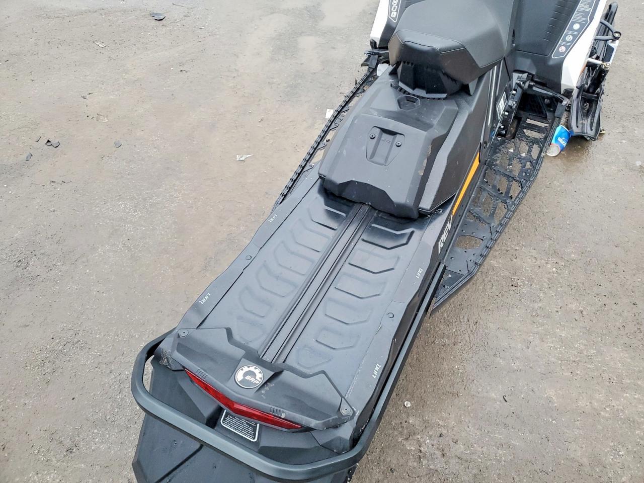 2017 Skidoo Renegade Adrenaline