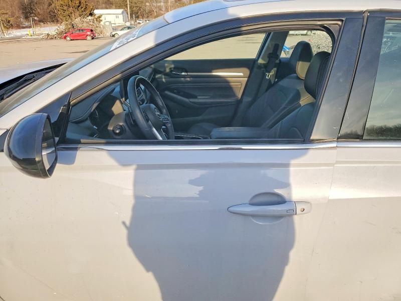 2023 Nissan Altima sr