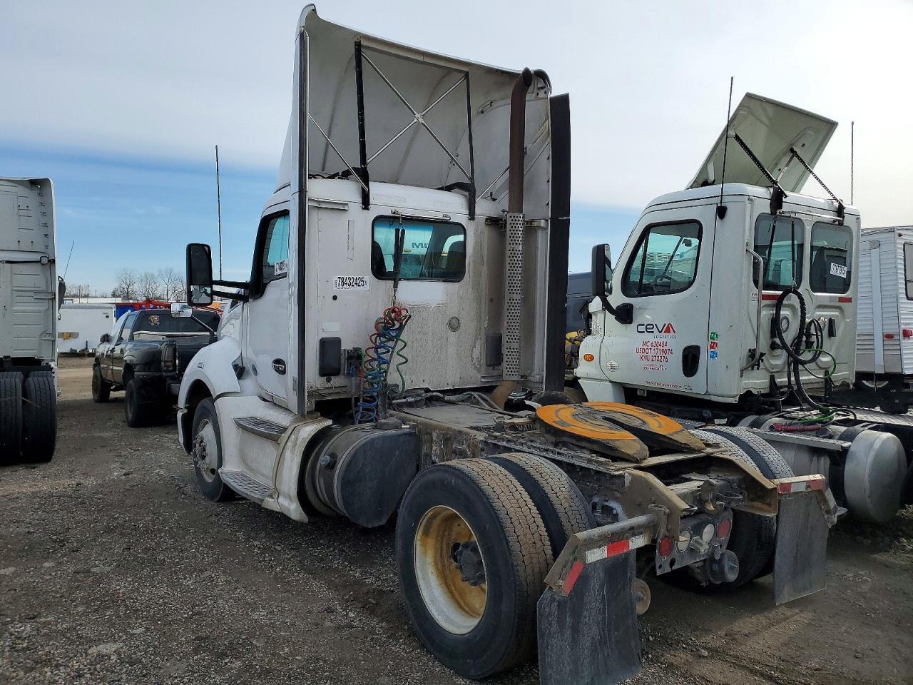 2015 Kenworth T680-Semi Truck