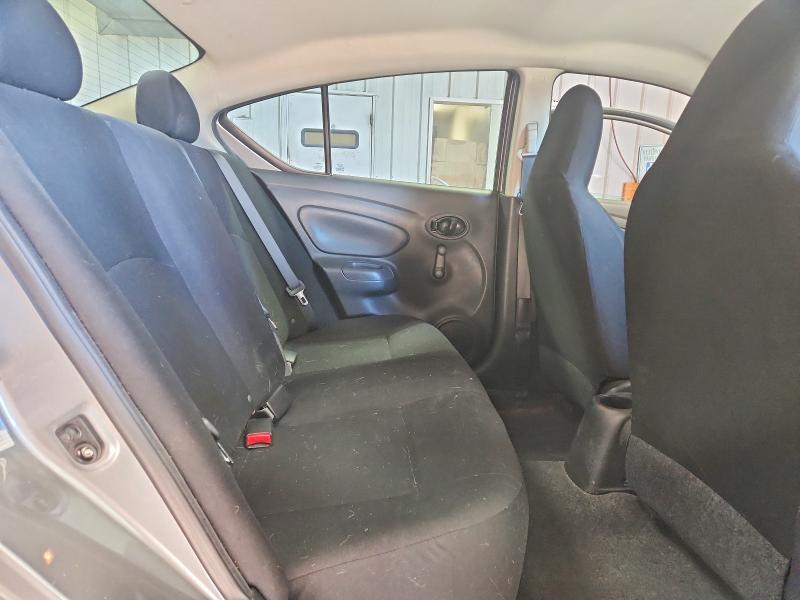2013 Nissan Versa s