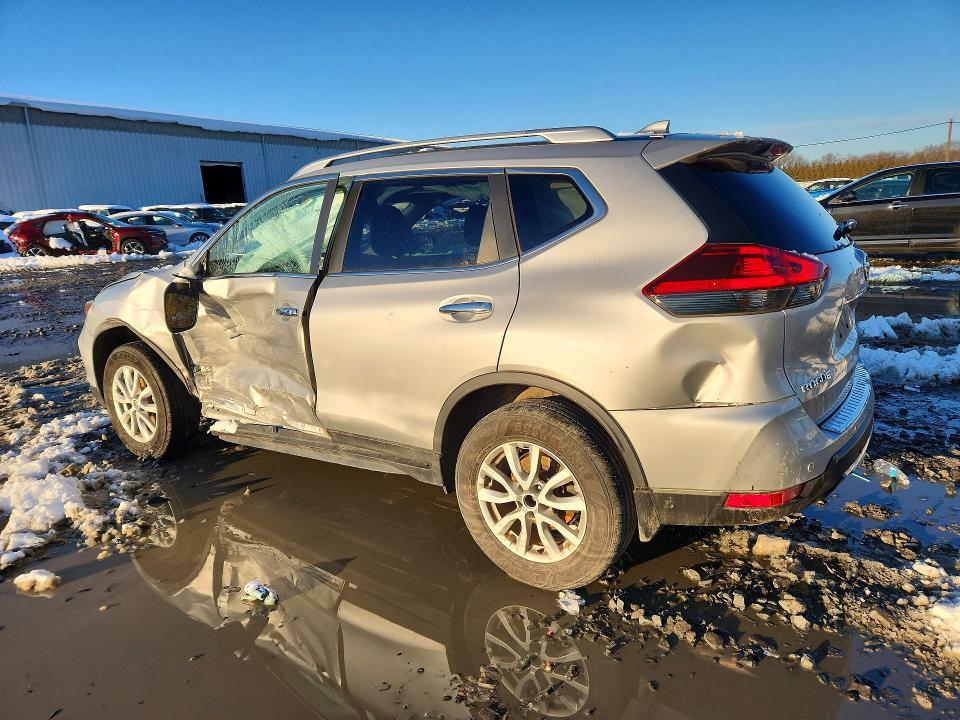 2020 Nissan Rogue sv