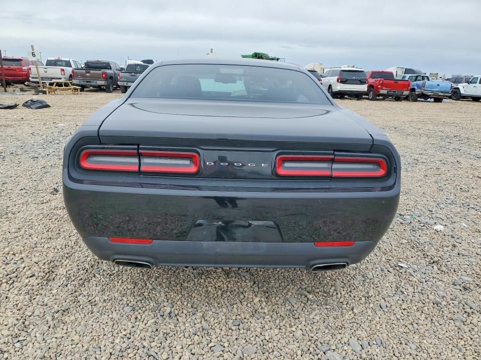 2016 Dodge Challenger sxt
