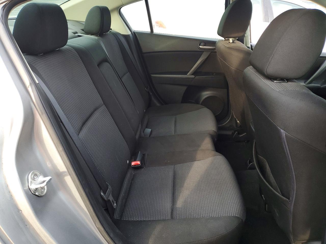 2013 Mazda 3 I