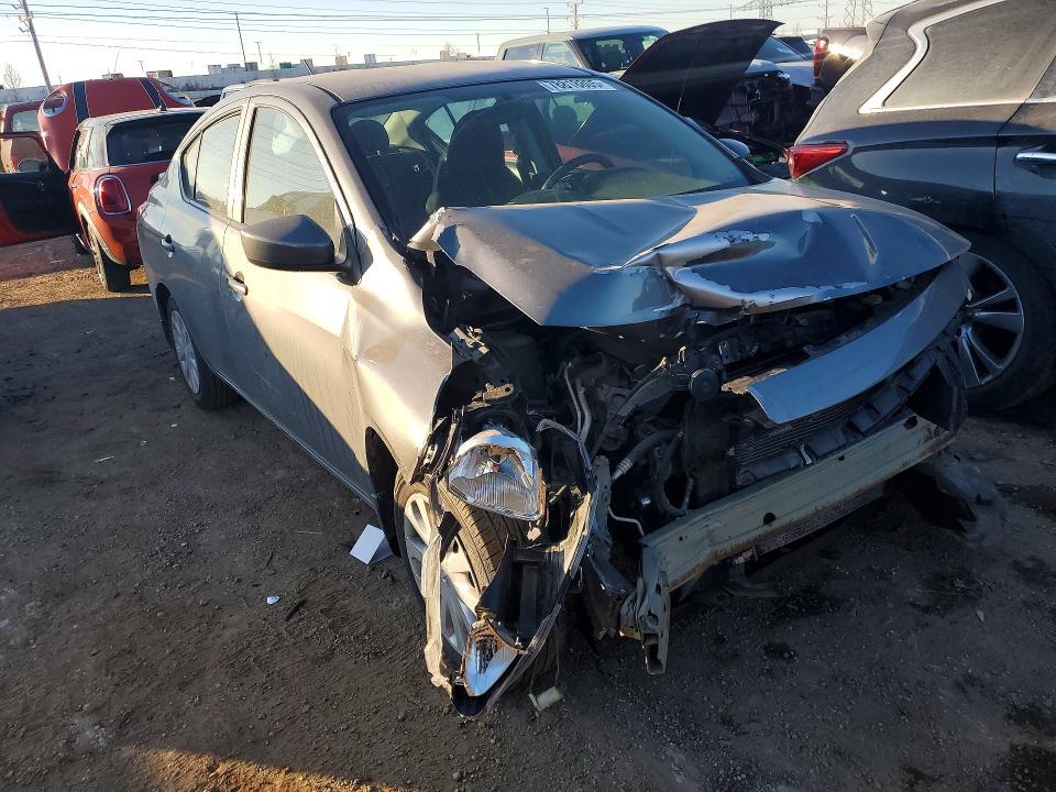 2016 Nissan Versa 1.6 s Plus