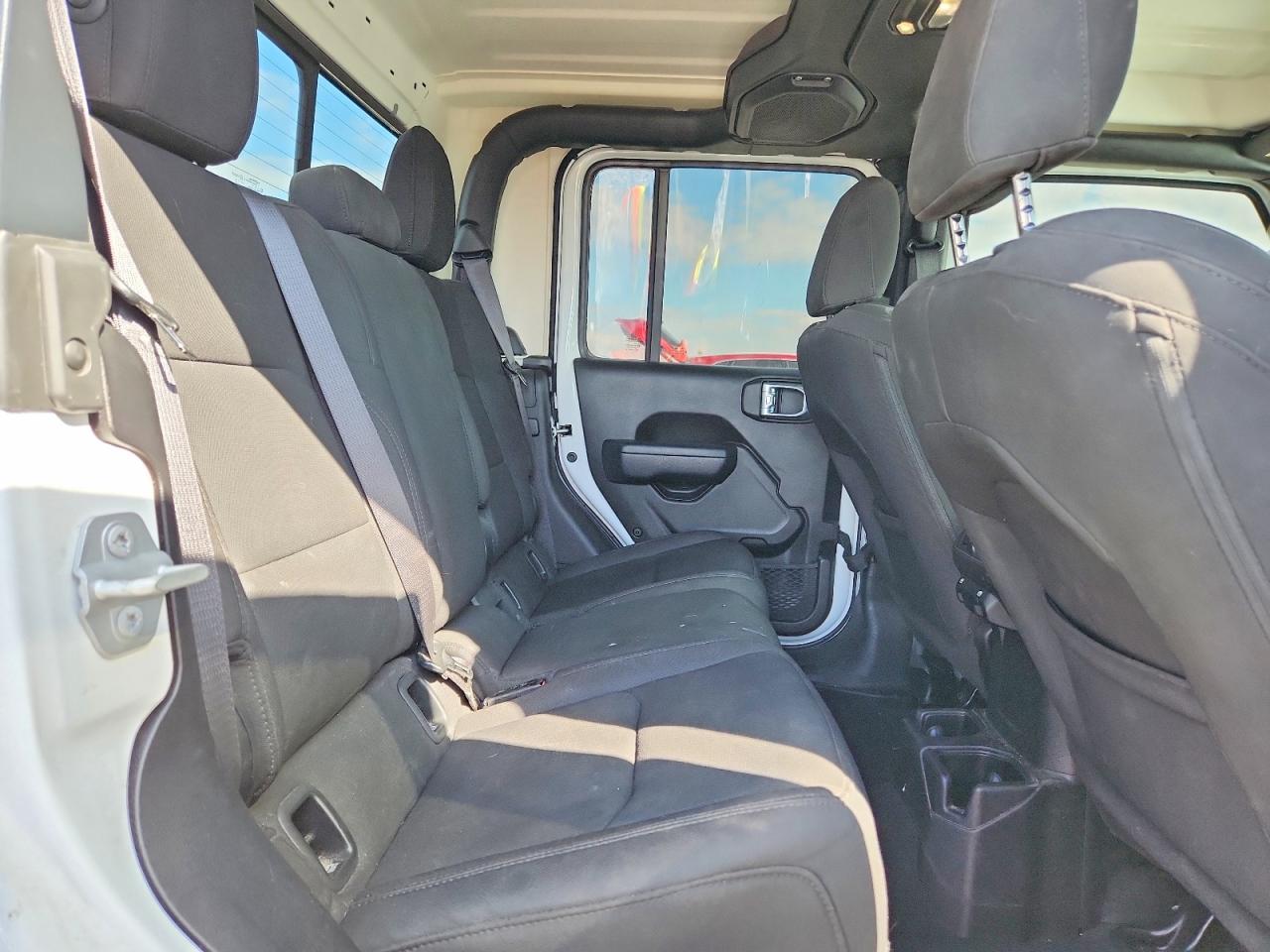 2022 Jeep Gladiator Sport