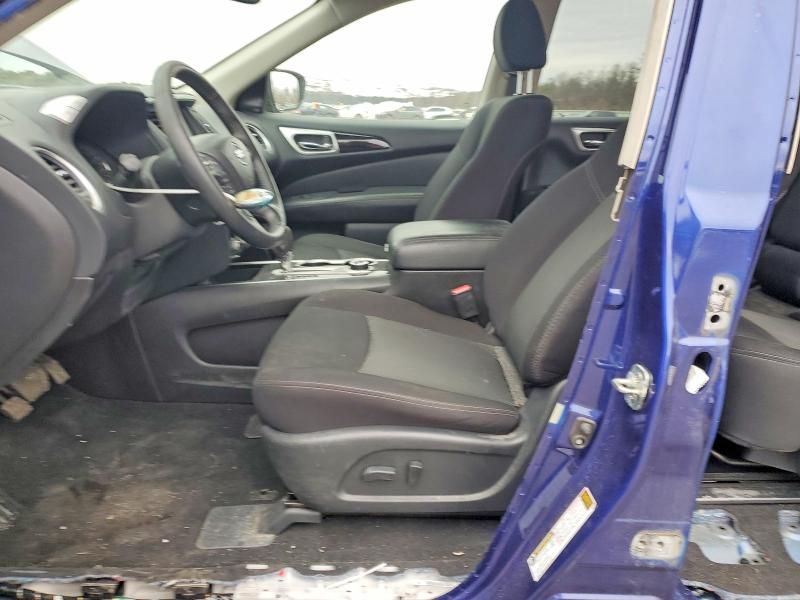 2020 Nissan Pathfinder sv