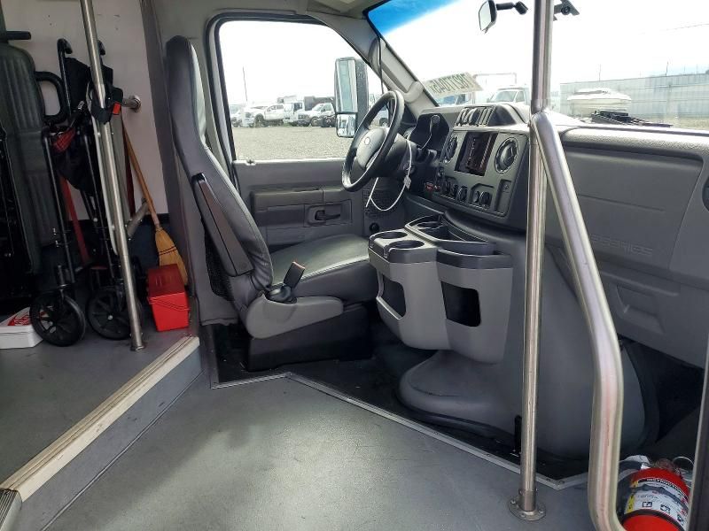 2017 Ford Econoline-coach bus