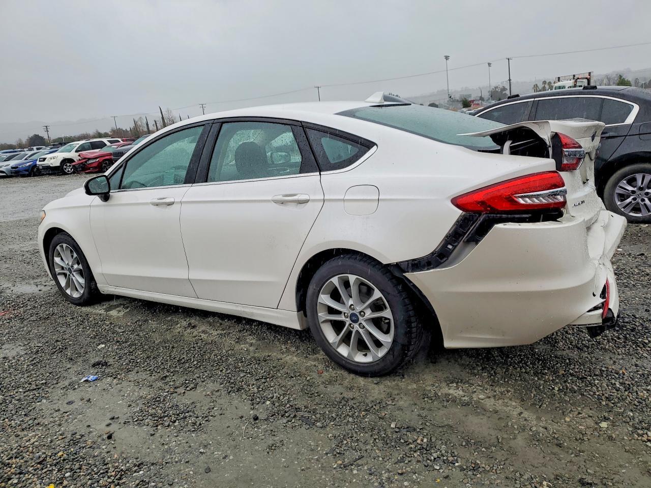 2020 Ford Fusion se