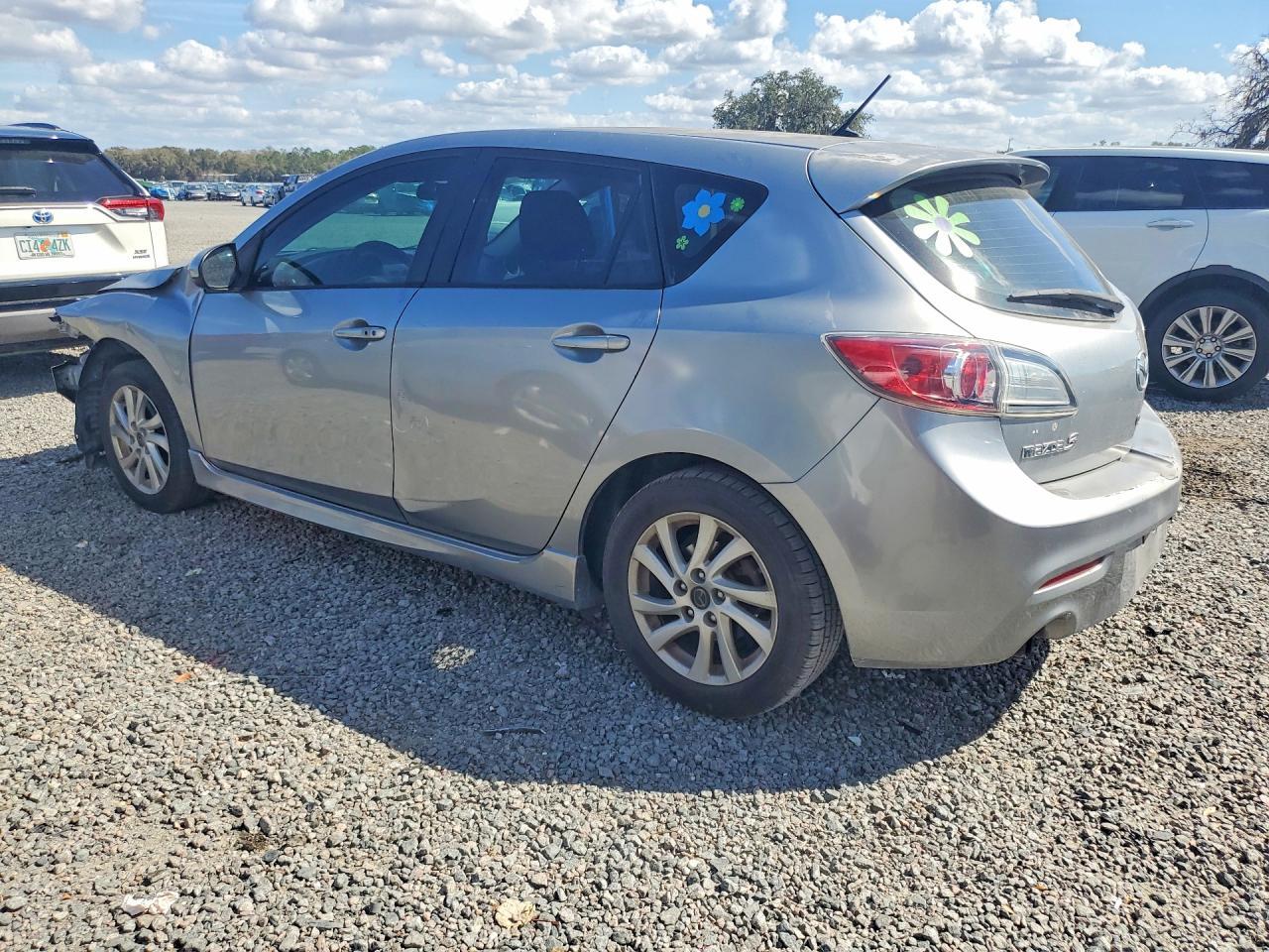 2013 Mazda 3 I