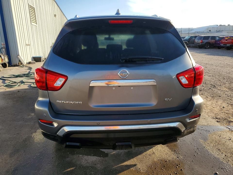 2020 Nissan Pathfinder sv