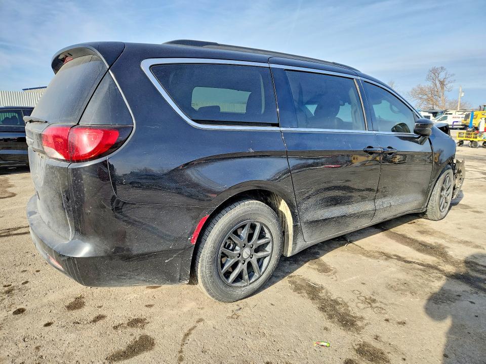 2021 Chrysler Voyager lxi