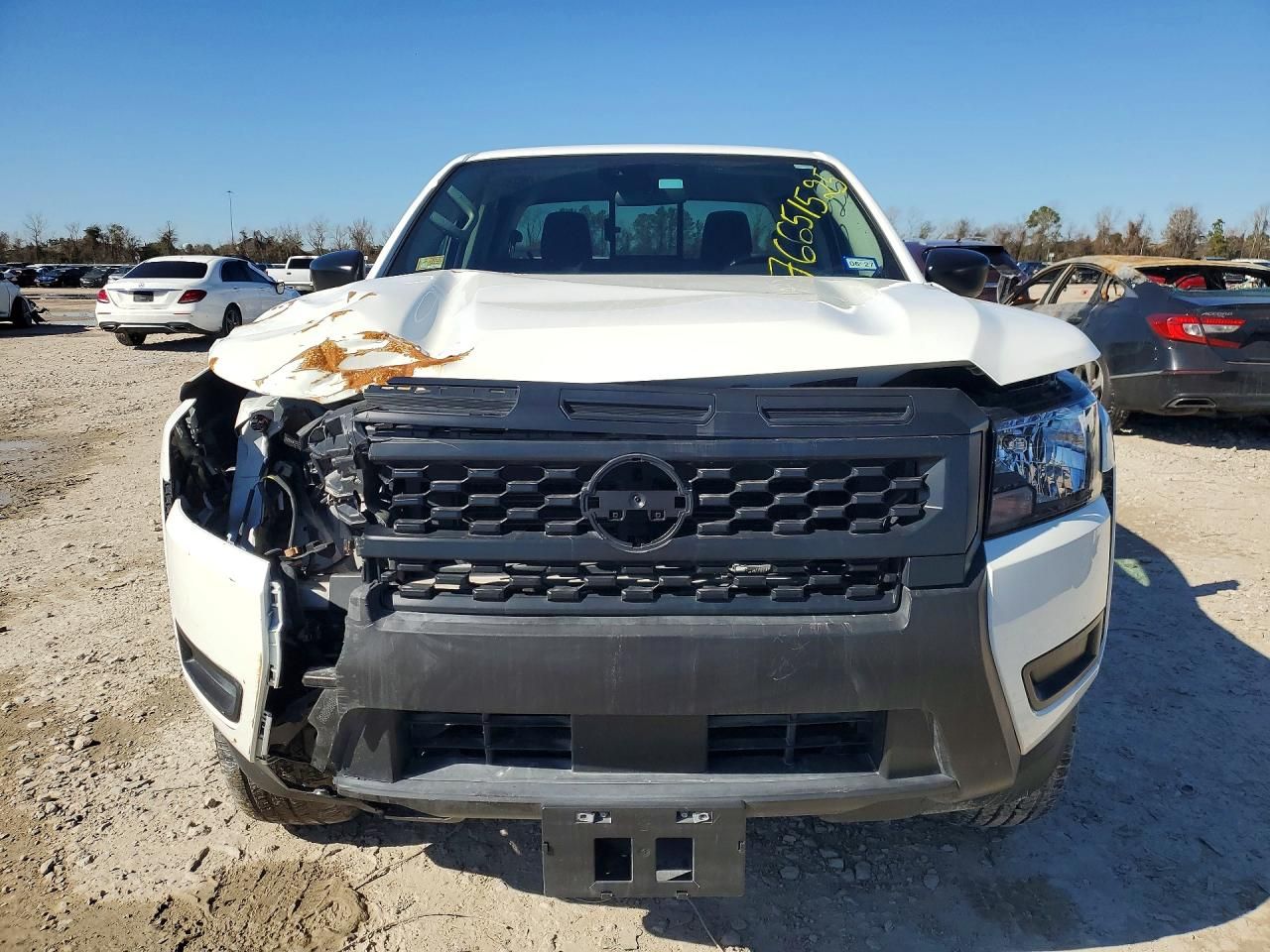 2025 Nissan Frontier s