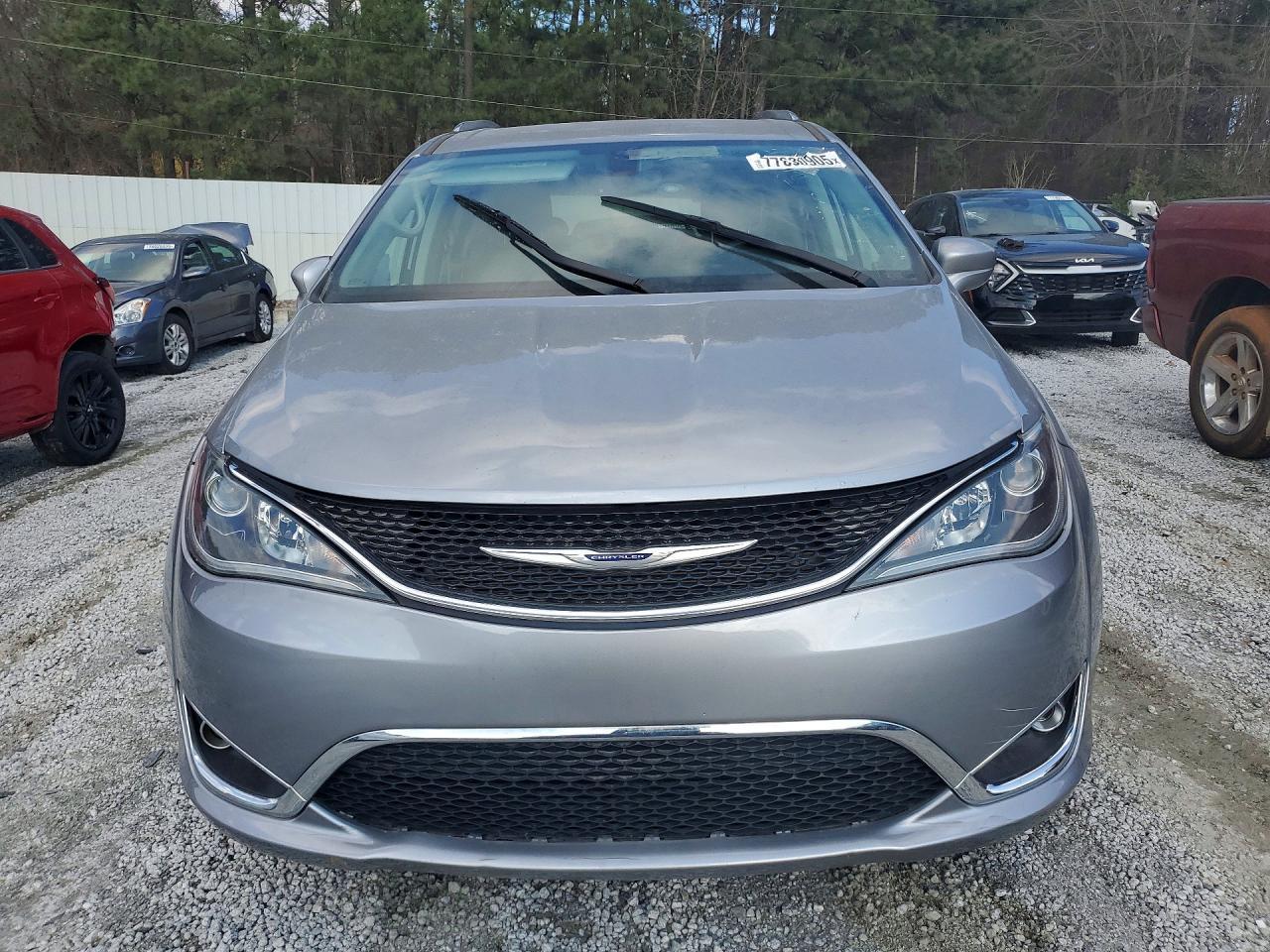 2020 Chrysler Pacifica Touring l