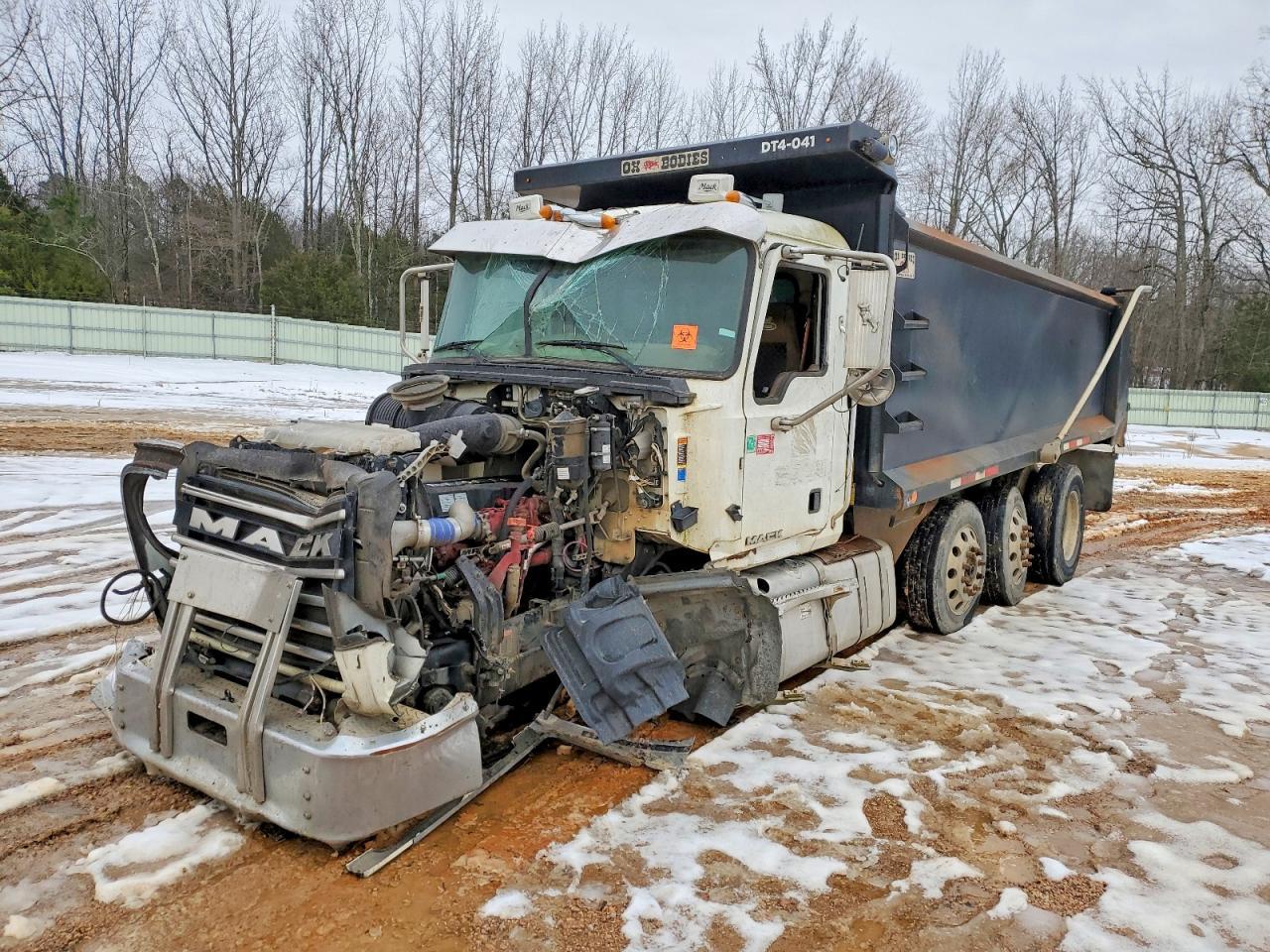 2018 Mack GU700 Dump Truck