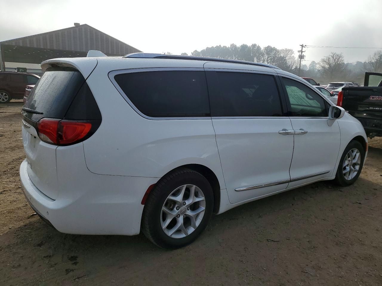 2020 Chrysler Pacifica Touring l