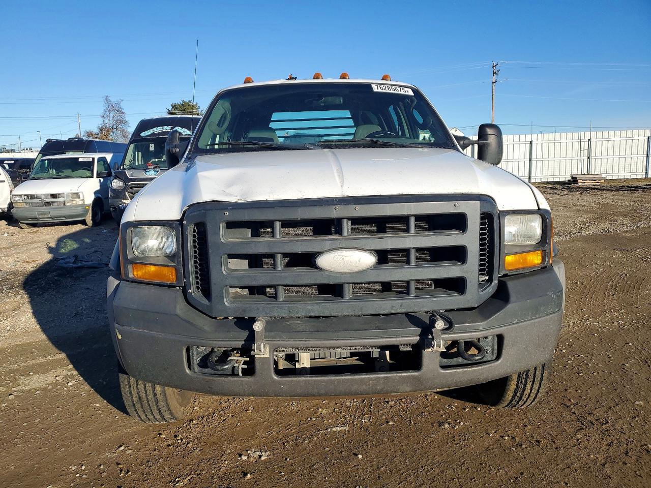 2006 Ford F450 Super Duty Flatbed Truck