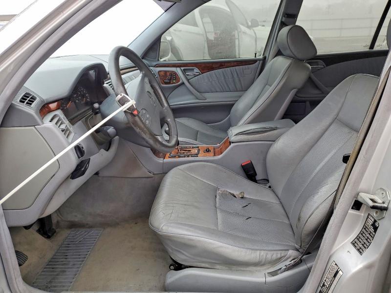 2000 Mercedes-Benz E 320