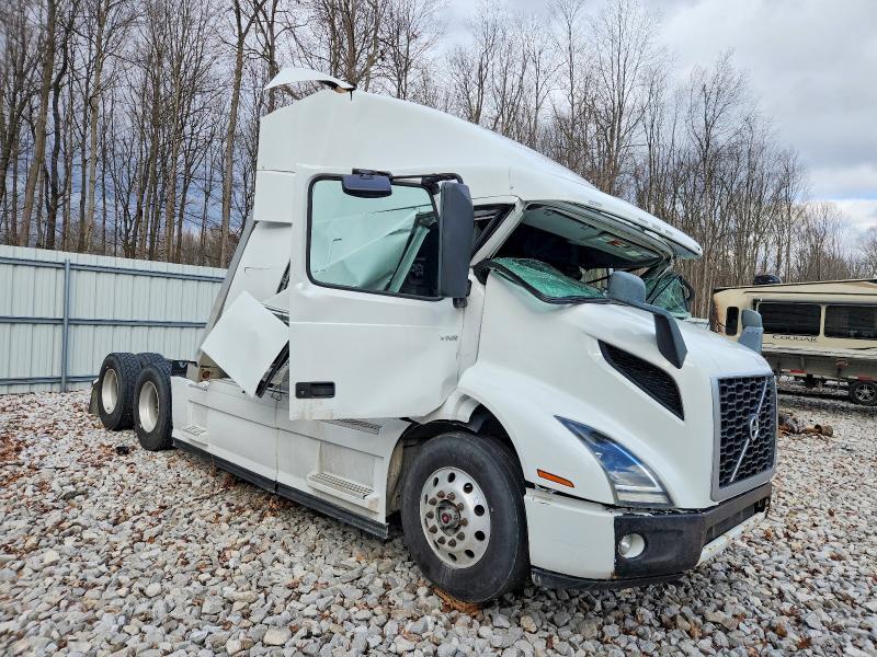 2019 Volvo VNR