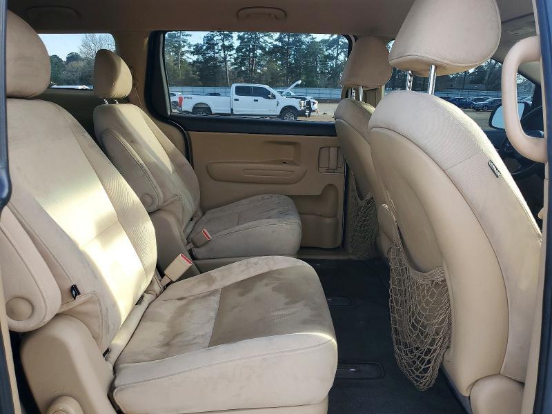 2015 KIA Sedona lx