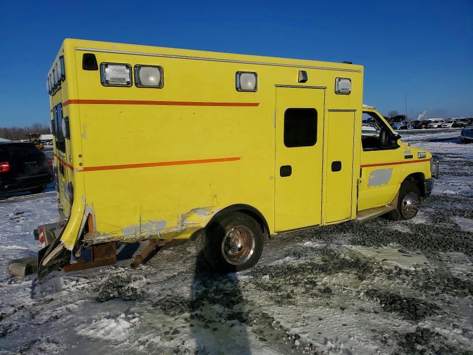 2015 Ford E350 Ambulance