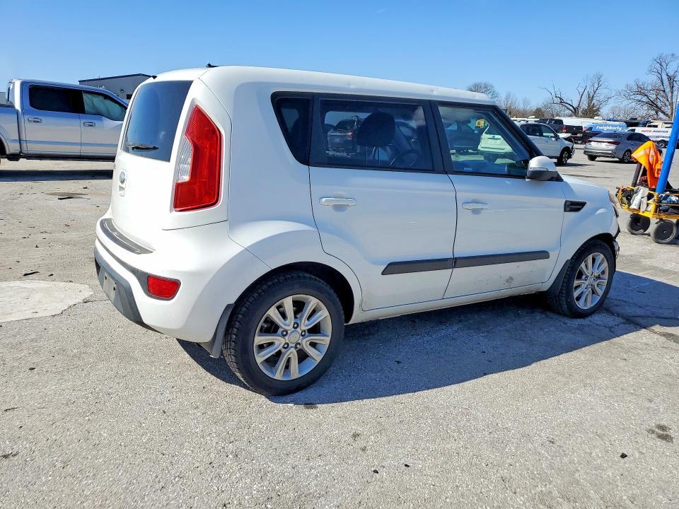 2013 KIA Soul +