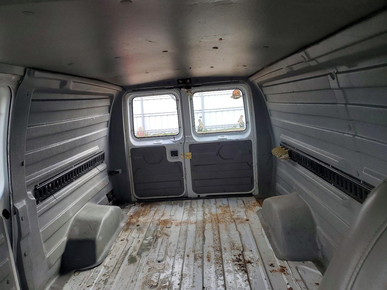 2002 Ford Econoline E350 Super Duty van