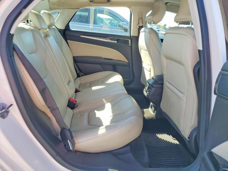 2015 Ford Fusion Titanium hev