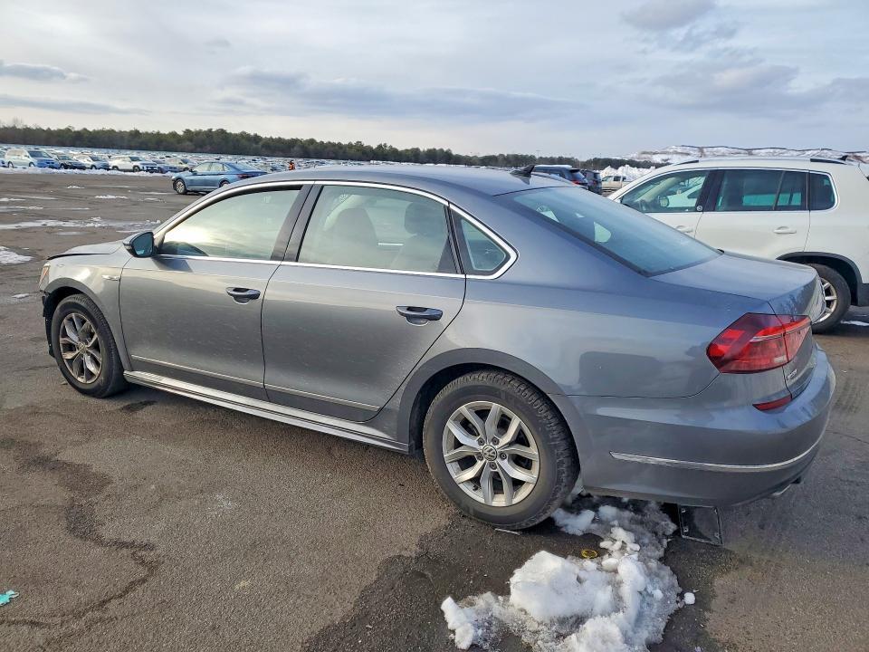 2017 Volkswagen Passat R-line
