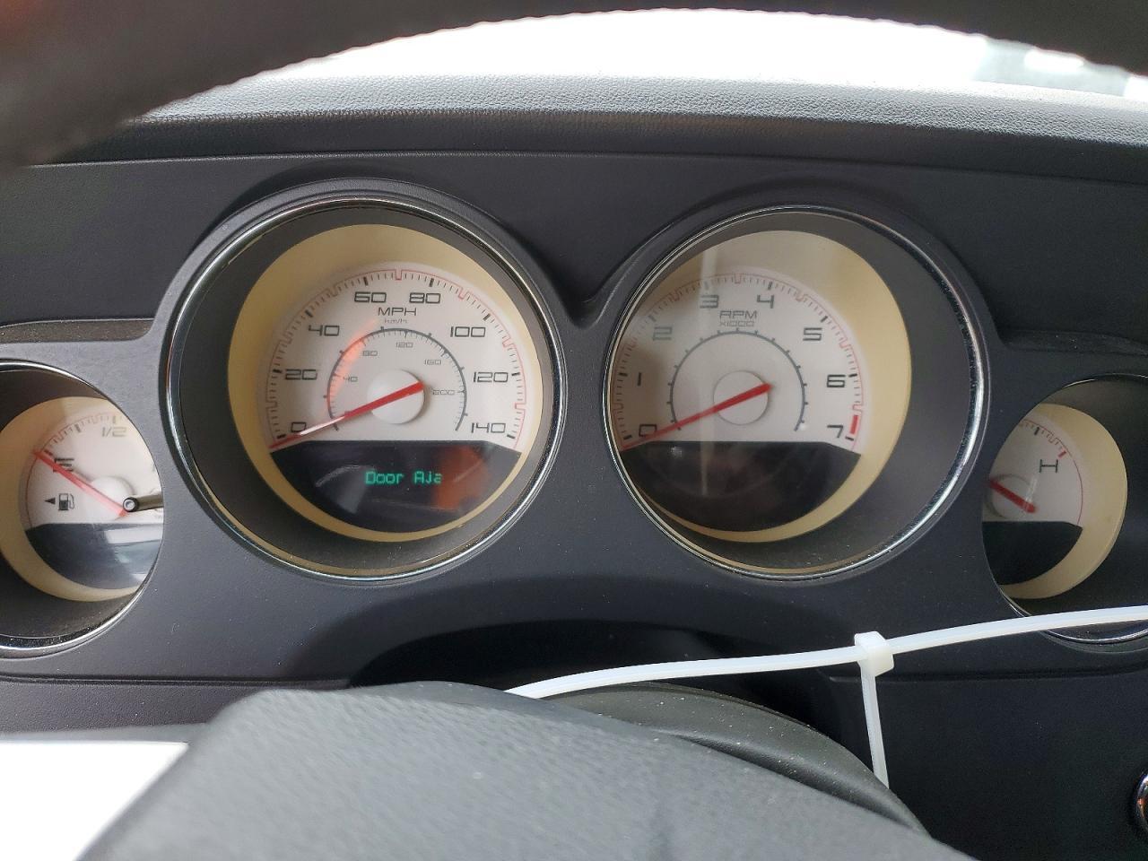 2012 Dodge Challenger sxt