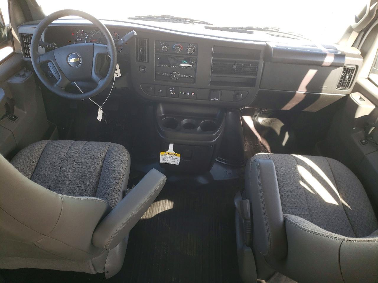 2025 Chevrolet Express G2500