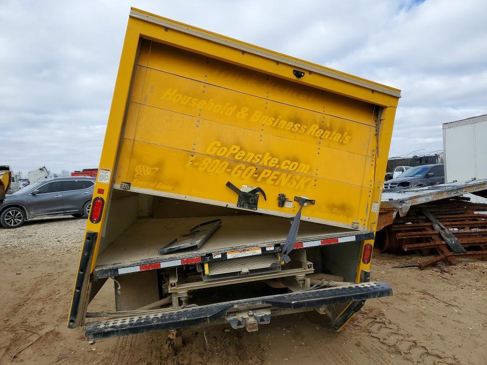 2023 GMC Savana box Truck