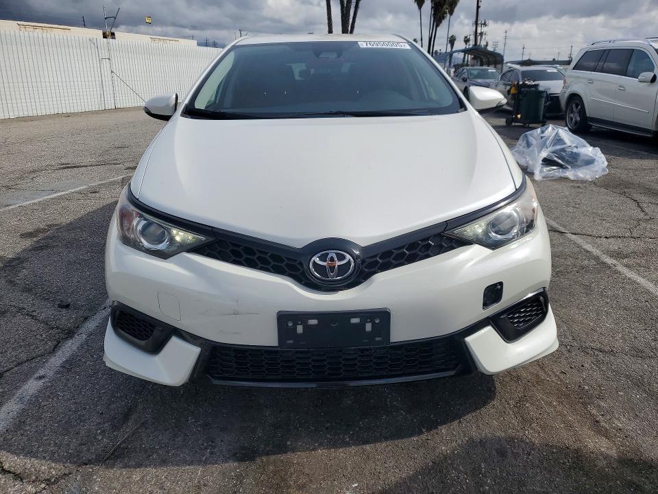 2017 Toyota Corolla im
