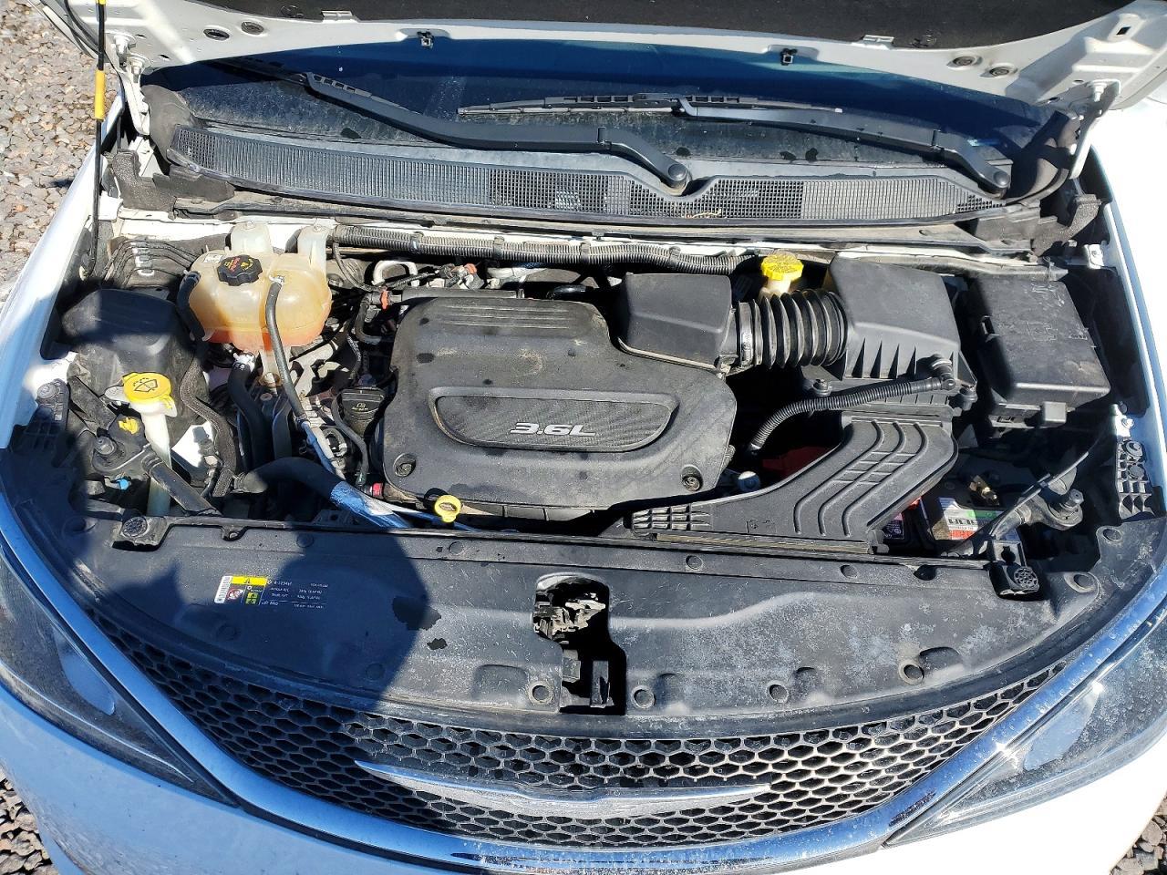 2017 Chrysler Pacifica Touring l