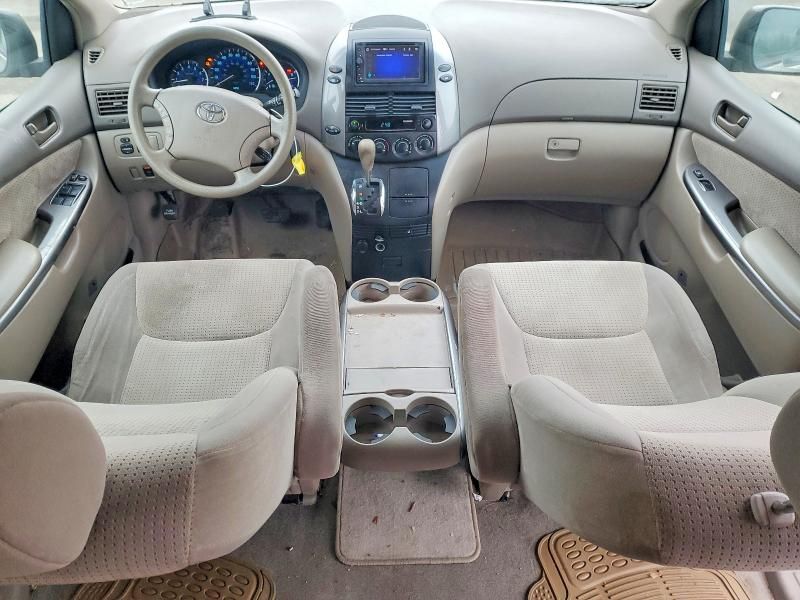 2008 Toyota Sienna le