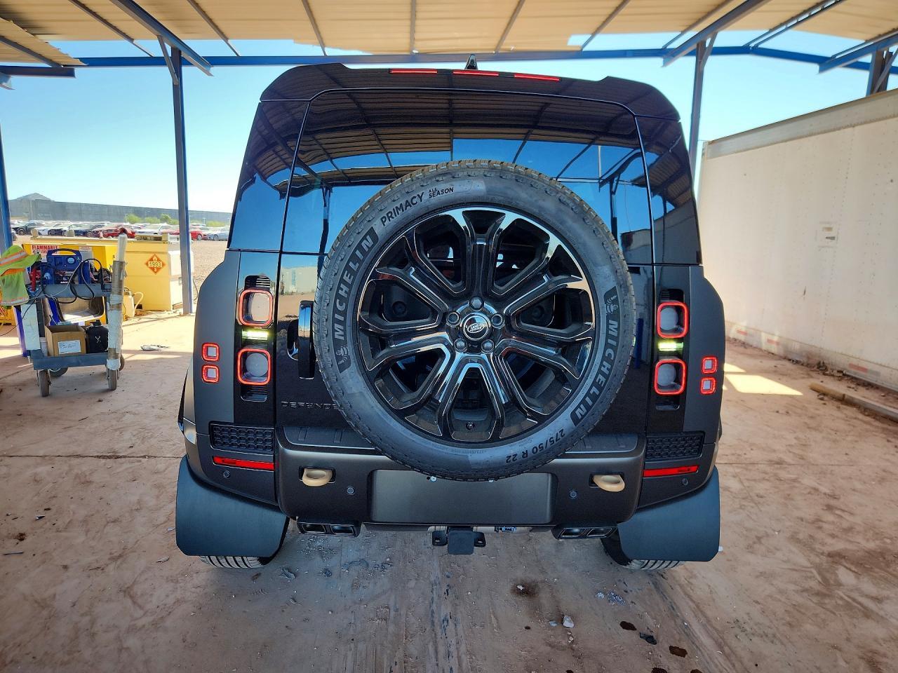 2025 Land Rover Defender Octa