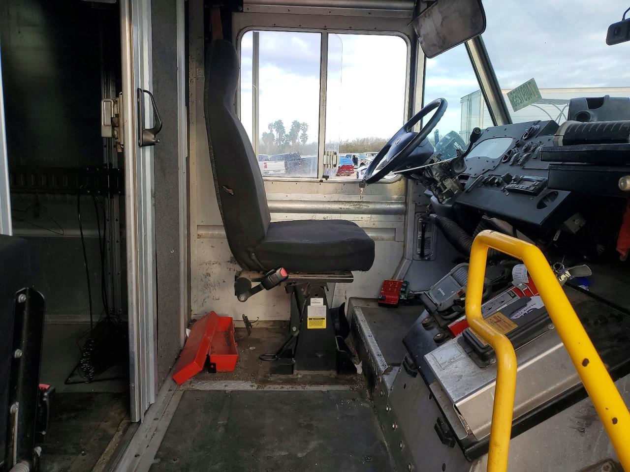 2016 Ford F59 Delivery Truck