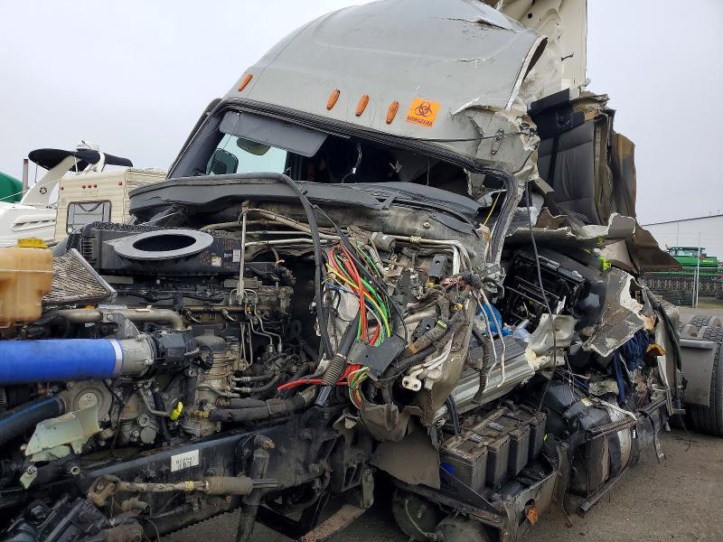 2021 Freightliner Cascadia 1-semi Truck
