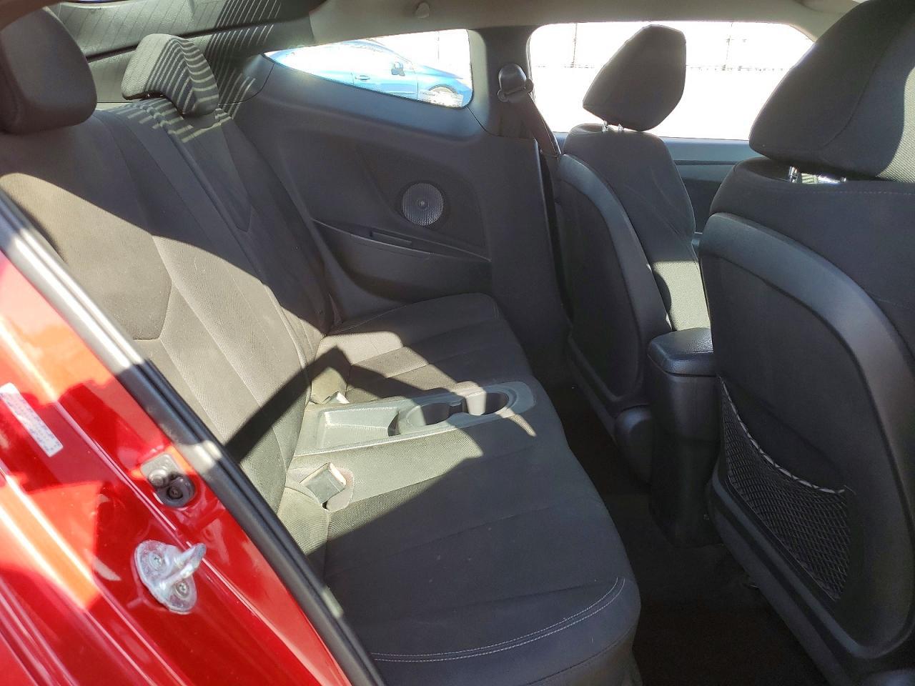 2016 Hyundai Veloster Base